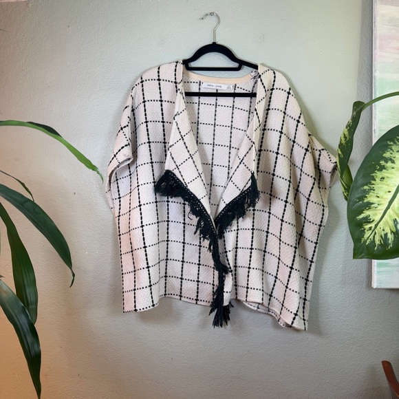 Anthropologie Bishop & Young White Black Check Tassled Woven Dolman Sleeve M - Picture 2 of 6